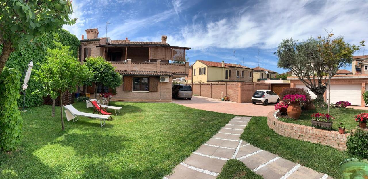 Villa Oasi Ferrara Luaran gambar