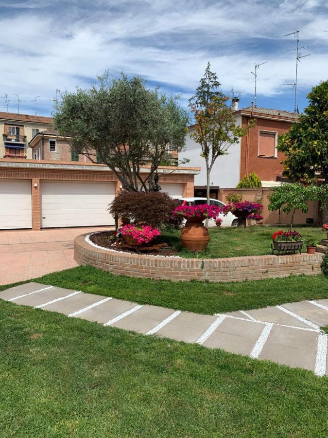 Villa Oasi Ferrara Luaran gambar