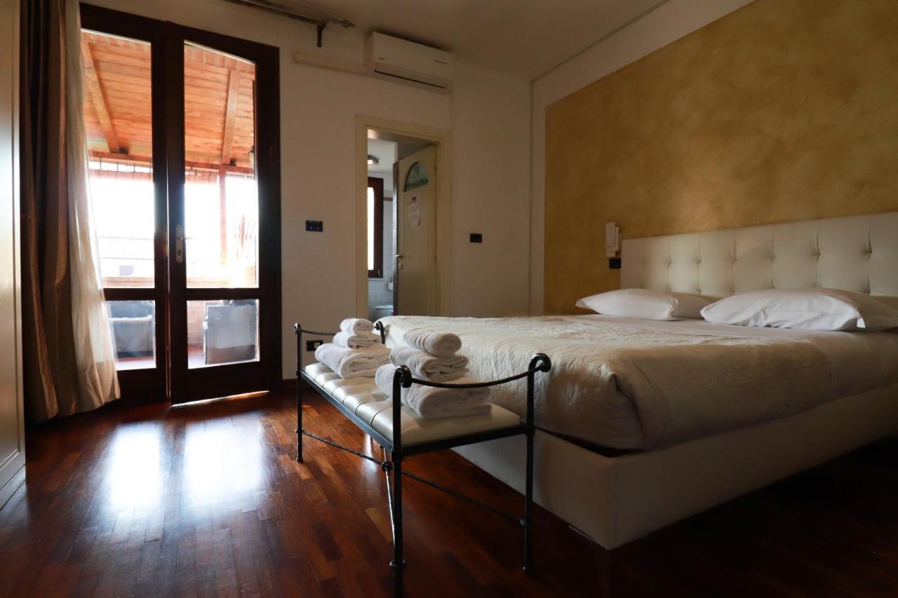 Villa Oasi Ferrara Luaran gambar