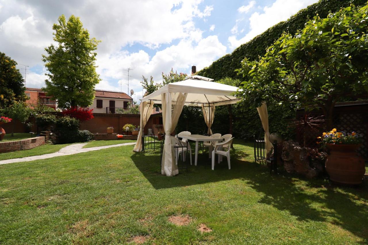 Villa Oasi Ferrara Luaran gambar